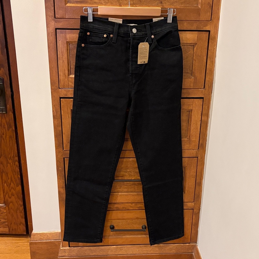 Levi’s Wedgie Straight High Rise Stretch Black Jean 28 x 28